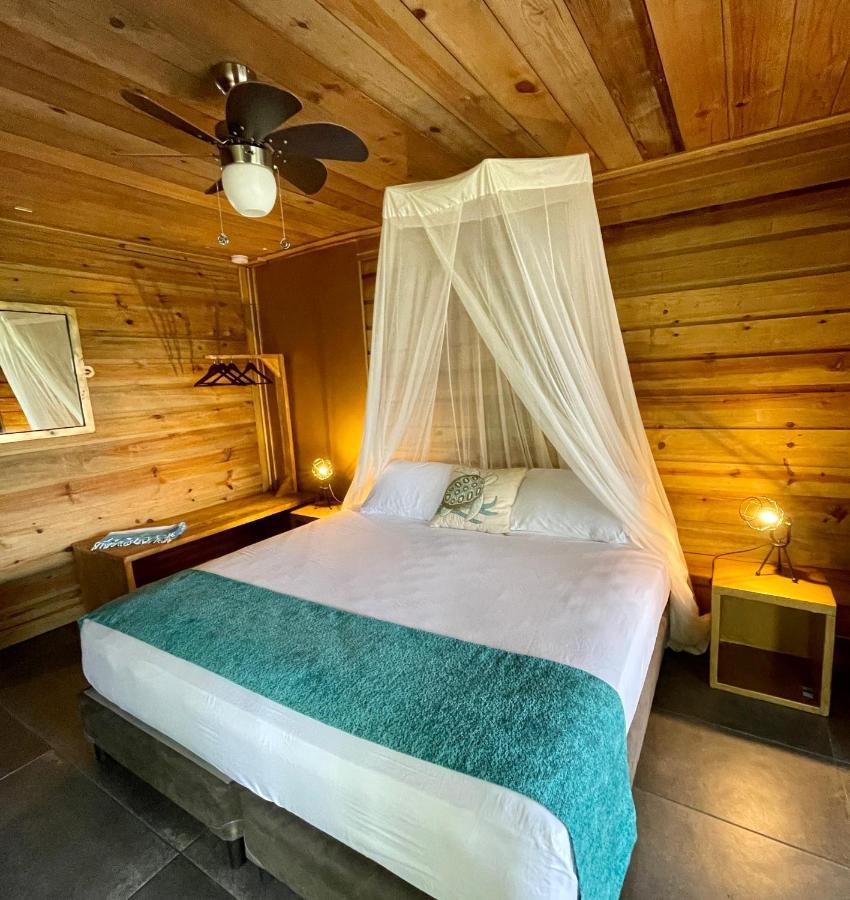Eden Jungle Lodge Bocas Town Bagian luar foto